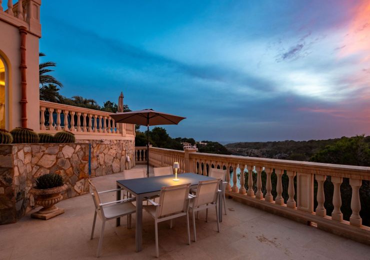 Terrasse zum Sonnenuntergang
